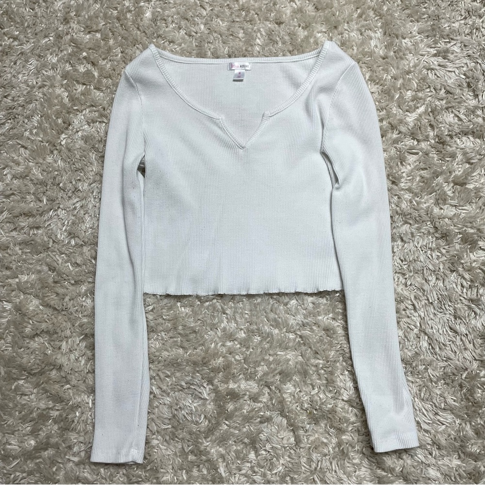 Flirtitude, M, and White crop top.